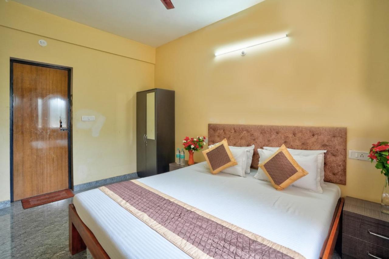 Golden Studio Apartment Goa Calangute Luaran gambar